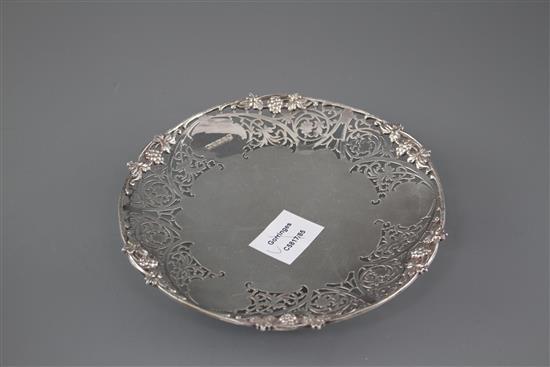 A modern pierce silver shallow dish by Poston Products Ltd, Sheffield, 1977, 20.7cm, 12.5 oz,
